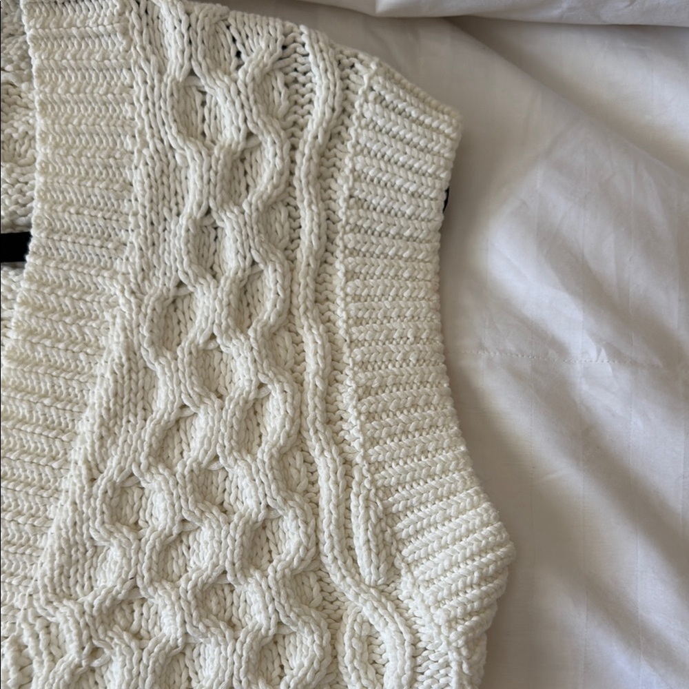 Zara Knit Button-Up Vest - Picture 5 of 7